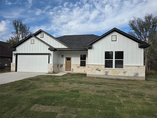 $359,950 | 130 East Pauwela Lane, Bastrop, TX 78602