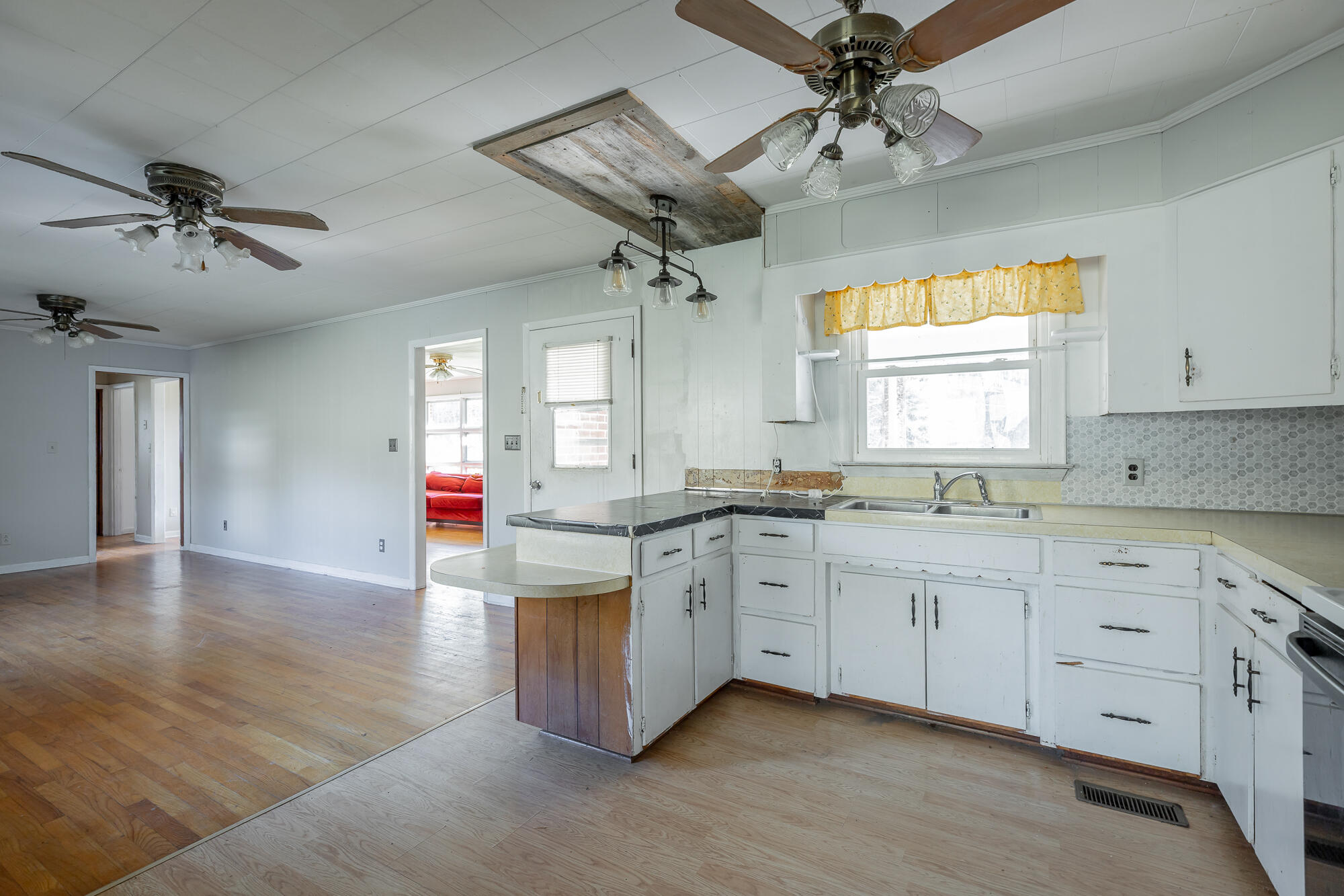 756 Blythes Ferry Road Dayton, TN 37321 - Photo 11 of 26 Kitchen