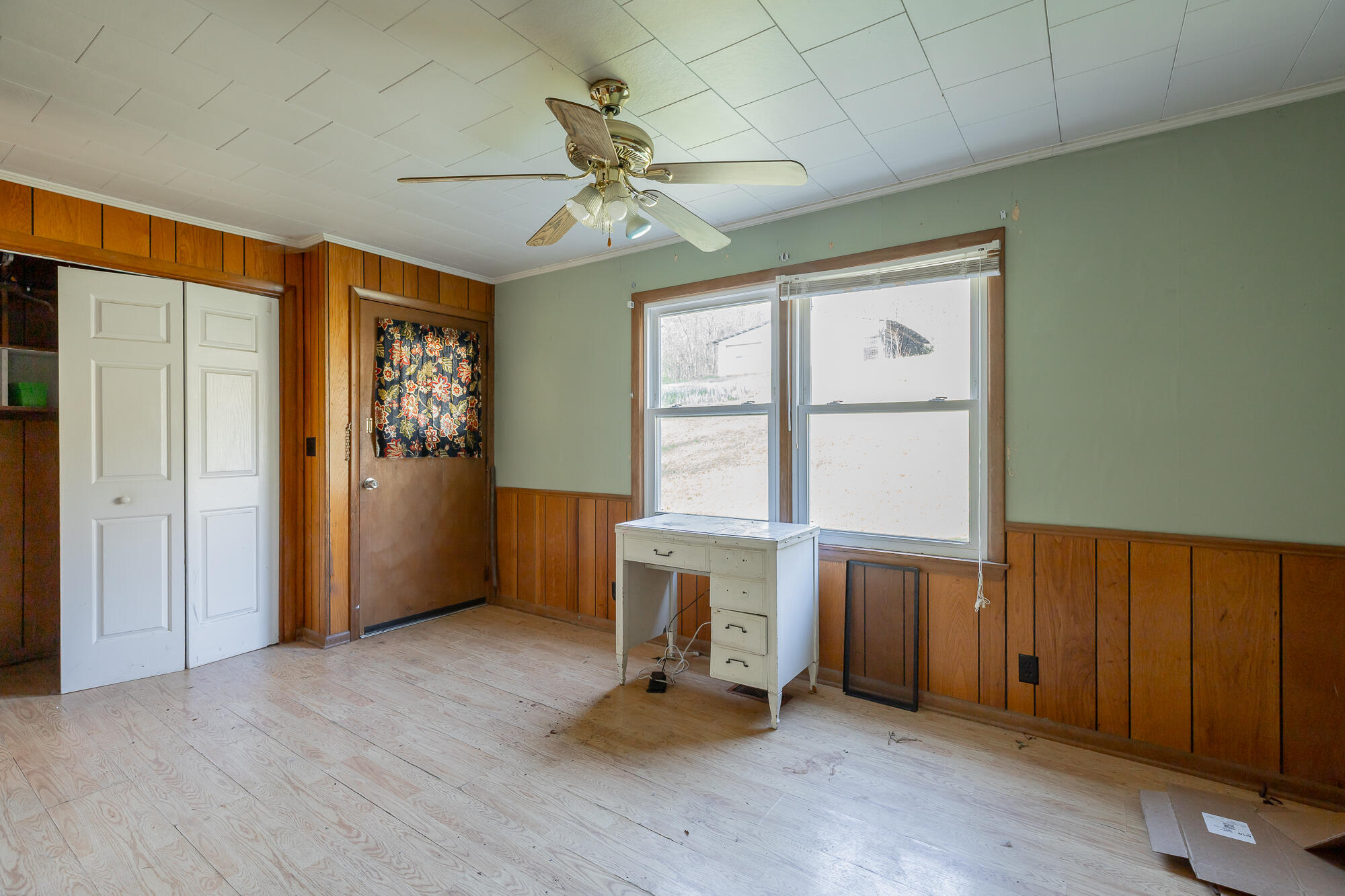 756 Blythes Ferry Road Dayton, TN 37321 - Photo 12 of 26 Flex room off kitchen