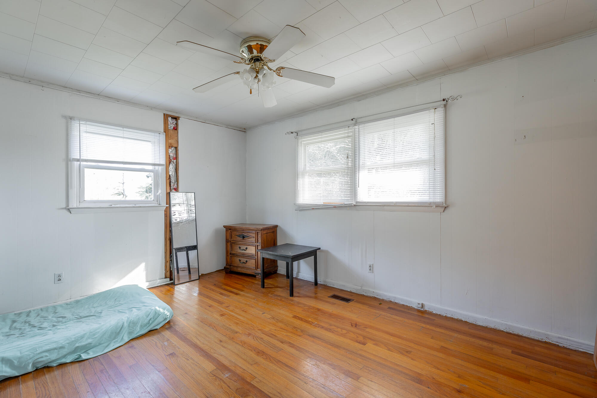 756 Blythes Ferry Road Dayton, TN 37321 - Photo 17 of 26 Front bedroom