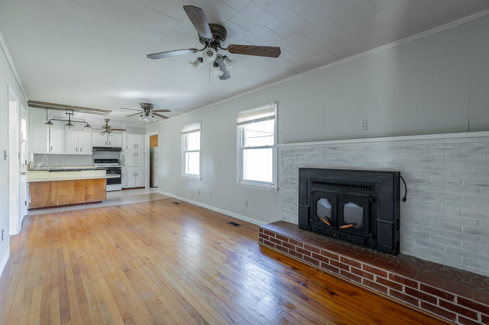 756 Blythes Ferry Road Dayton, TN 37321 - Photo 9 of 26 Kitchen open to living area