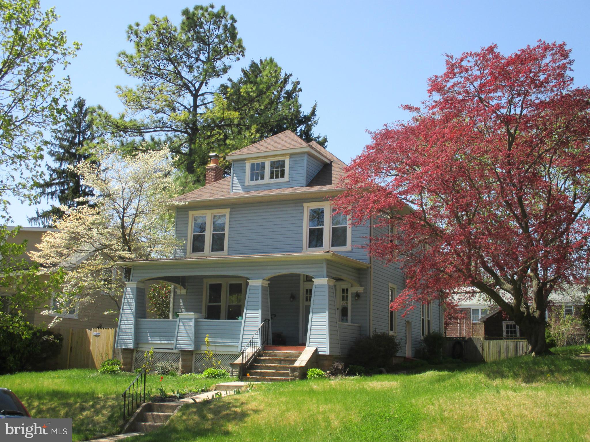 228 Mallow Hill Road Baltimore, MD 21229 - Photo 1 of 25 American 4 Square Stylish
