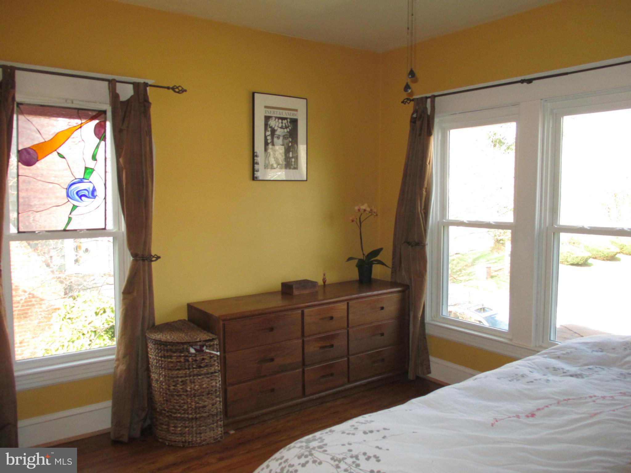 228 Mallow Hill Road Baltimore, MD 21229 - Photo 15 of 25 Master Bedroom w adjoining sitting room