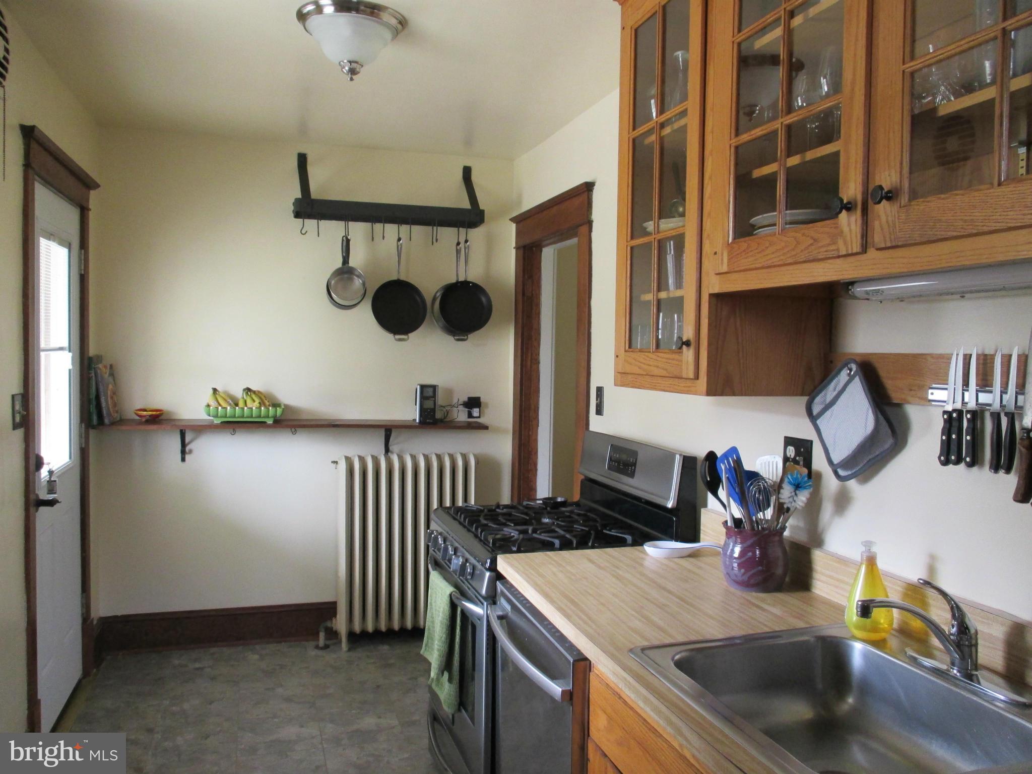 228 Mallow Hill Road Baltimore, MD 21229 - Photo 18 of 25 Efficient Galley Kitchen