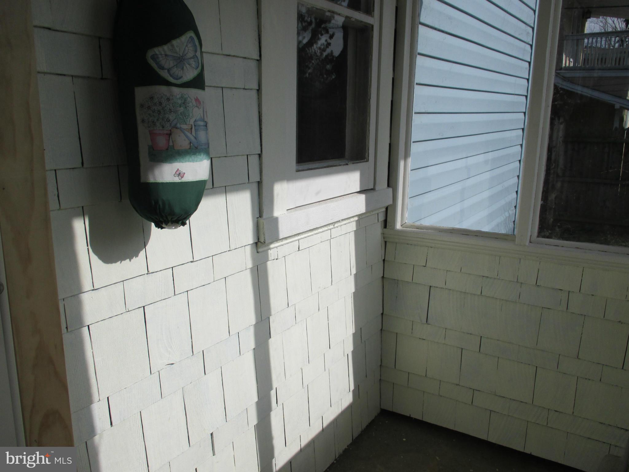 228 Mallow Hill Road Baltimore, MD 21229 - Photo 21 of 25 MudRoom for convenience
