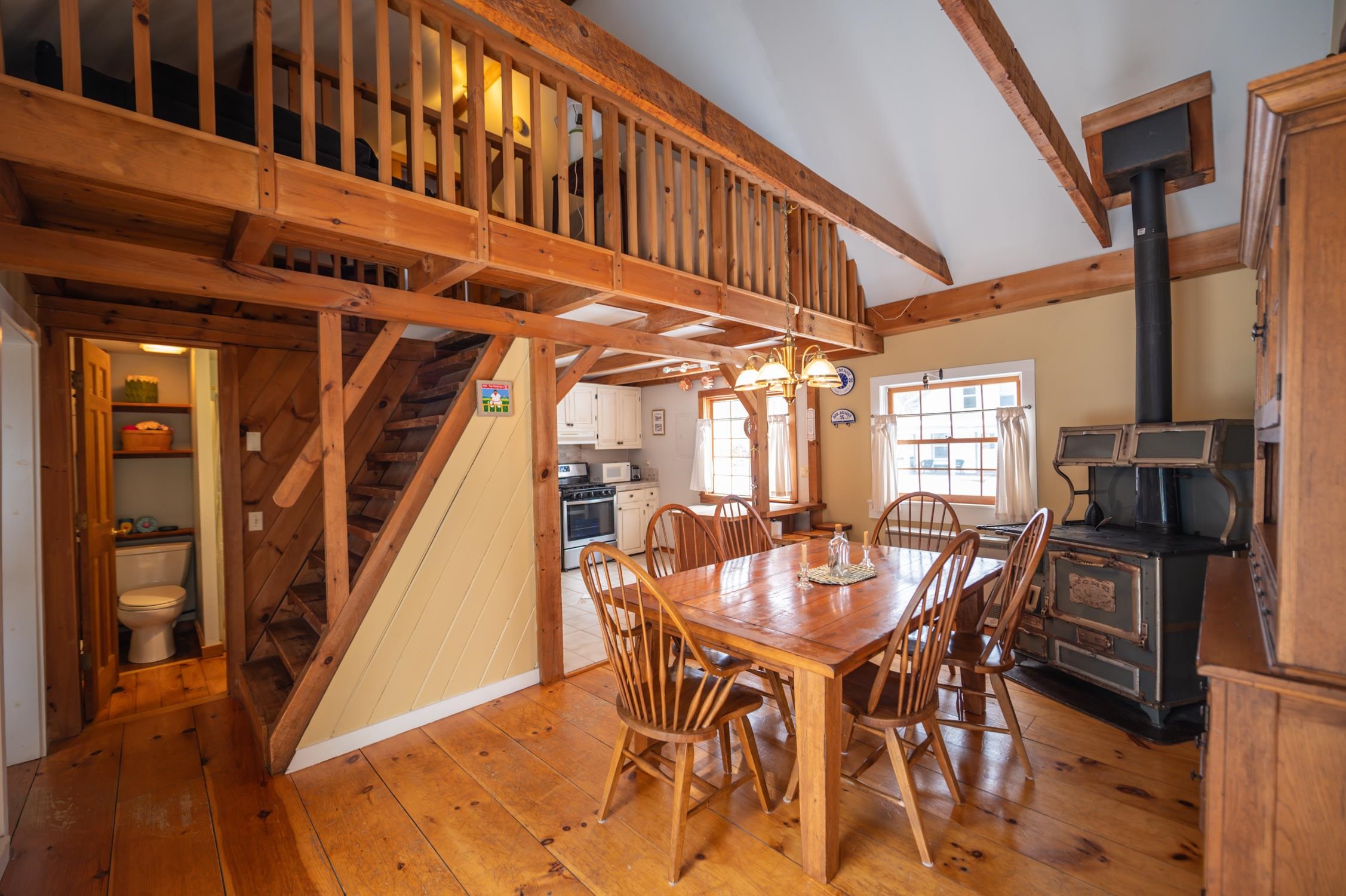 34 Main Street Wardsboro, VT 05355 - Photo 5 of 27