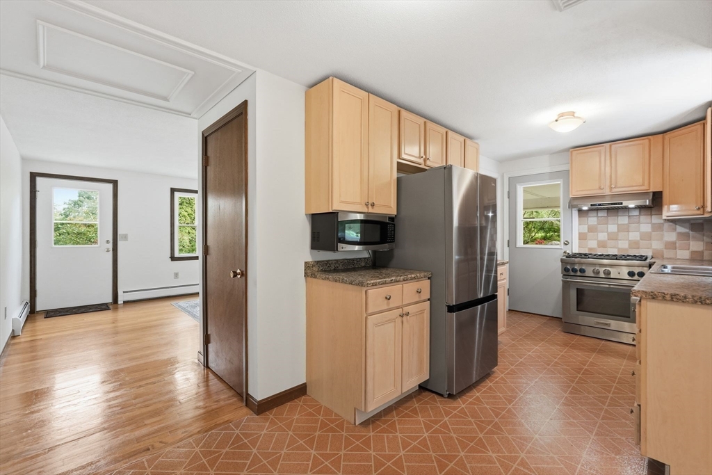 87 Logtown Road Amherst, MA 01002 - Photo 14 of 41