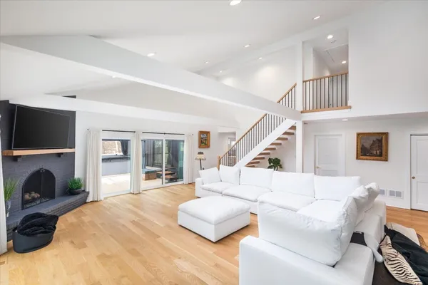 $995,000 | 8122 Fairmount Avenue, Downers Grove, IL 60516