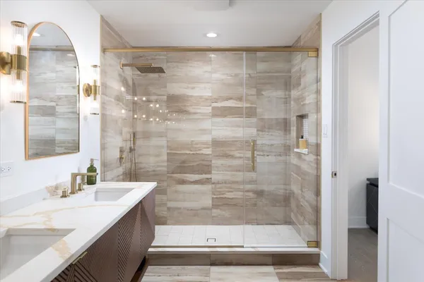 $995,000 | 8122 Fairmount Avenue, Downers Grove, IL 60516