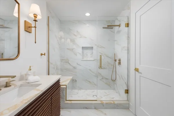 $995,000 | 8122 Fairmount Avenue, Downers Grove, IL 60516