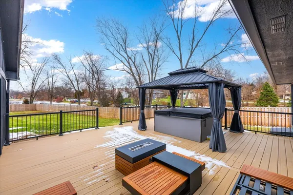 $995,000 | 8122 Fairmount Avenue, Downers Grove, IL 60516