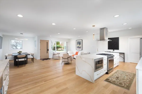 $995,000 | 8122 Fairmount Avenue, Downers Grove, IL 60516