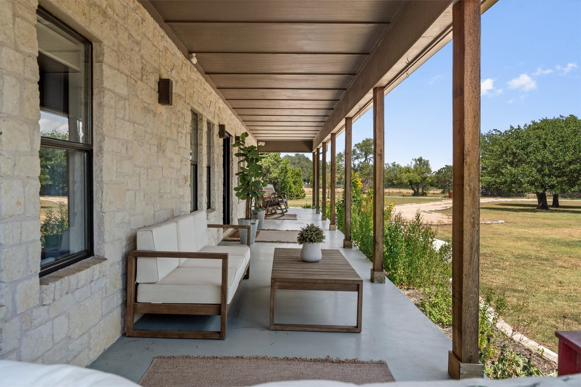 323 Patricia Road Georgetown, TX 78628 - Photo 9 of 40