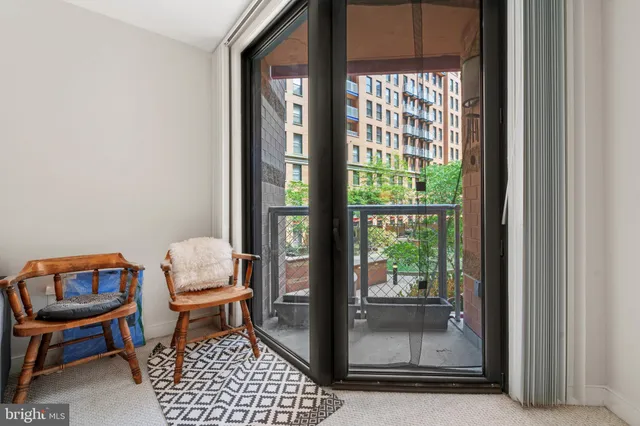 $2,400 | 616 E Street Northwest, Unit 304, Washington, DC 20004