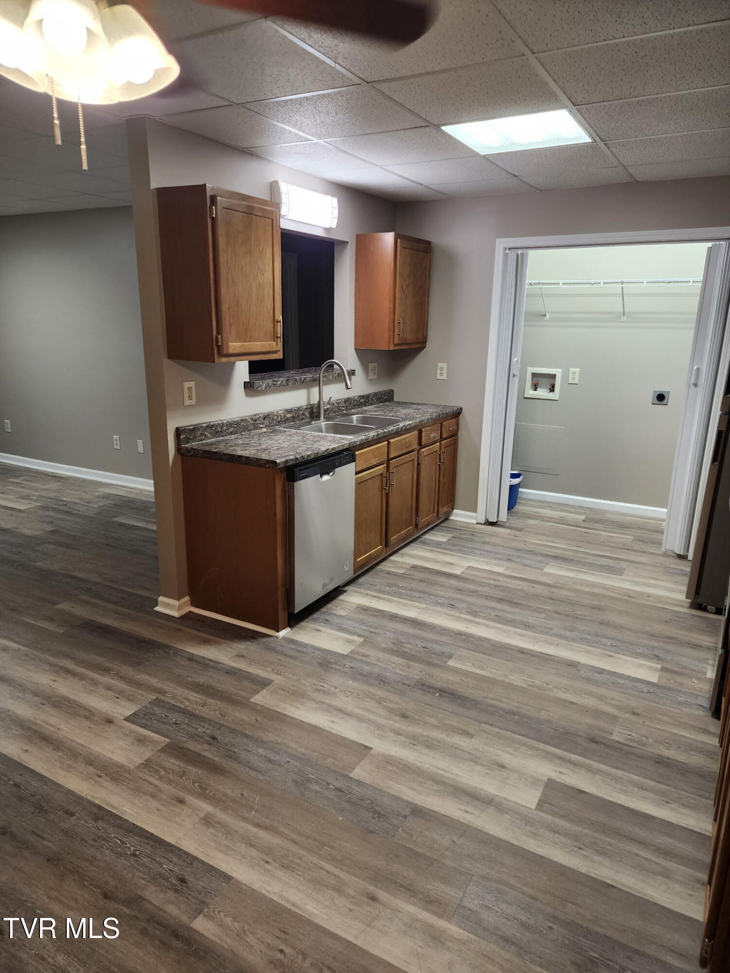 740 Sunnyside Road, Unit 2 Greeneville, TN 37743 - Photo 2 of 8 20221208_193955