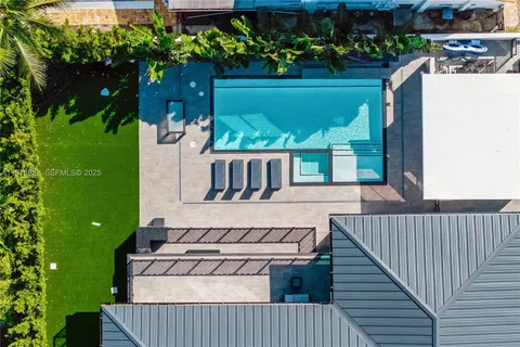 $9,995,000 | 9045 Hawthorne Avenue, Surfside, FL 33154