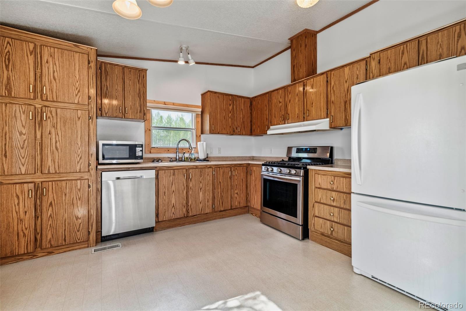 152 Wagon Wheel Road Hartsel, CO 80449 - Photo 21 of 40 Gallery Image 21