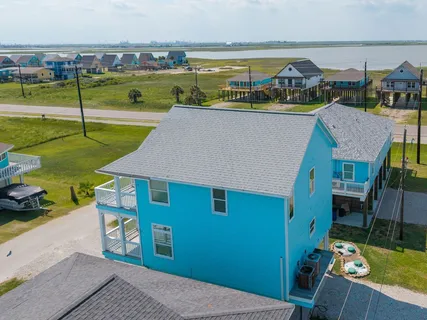 $499,900 | 128 Mar Vista Court, Surfside Beach, TX 77541
