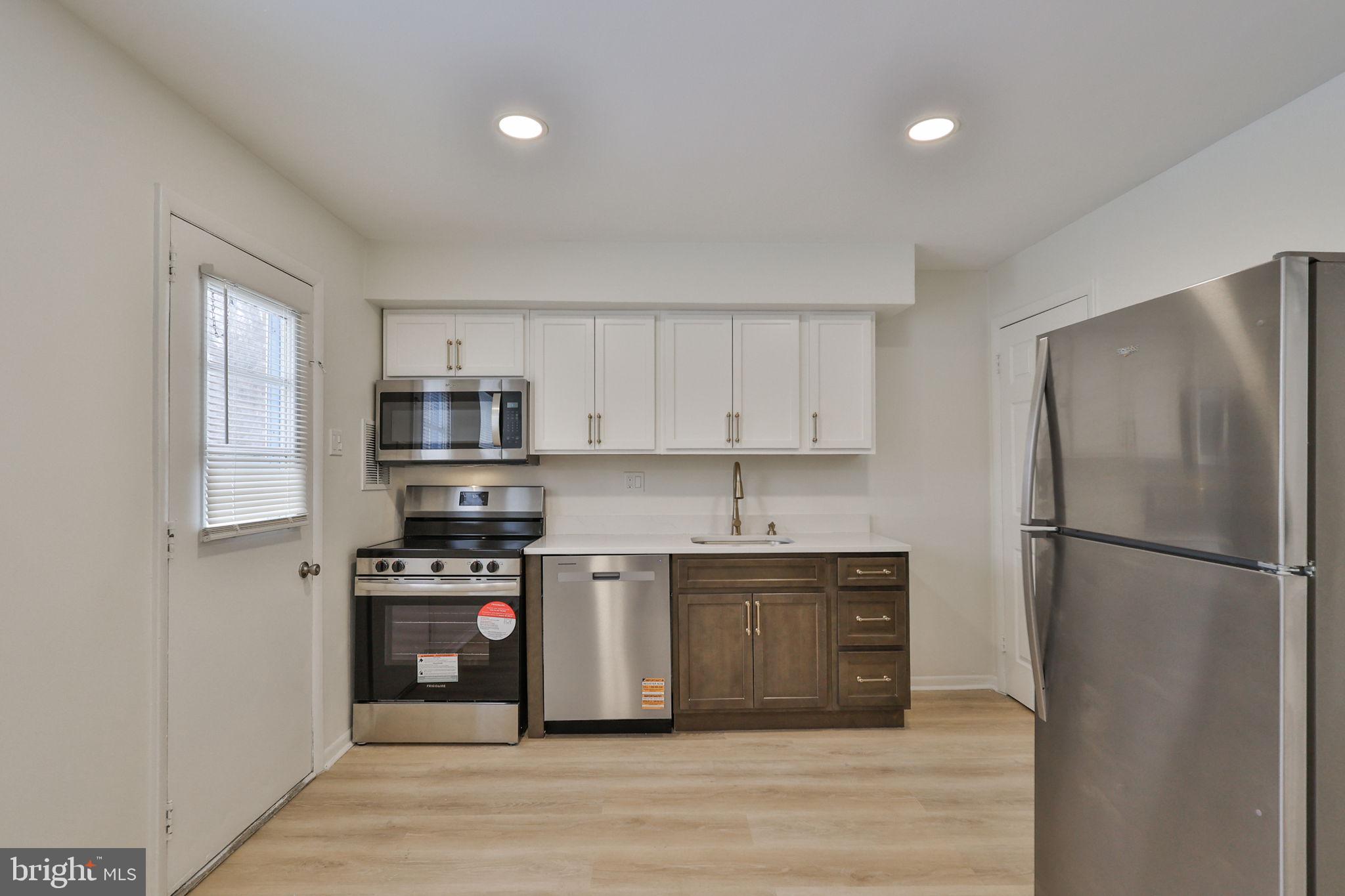305 South Warminster Road, Unit B3 Hatboro, PA 19040 - Photo 2 of 8