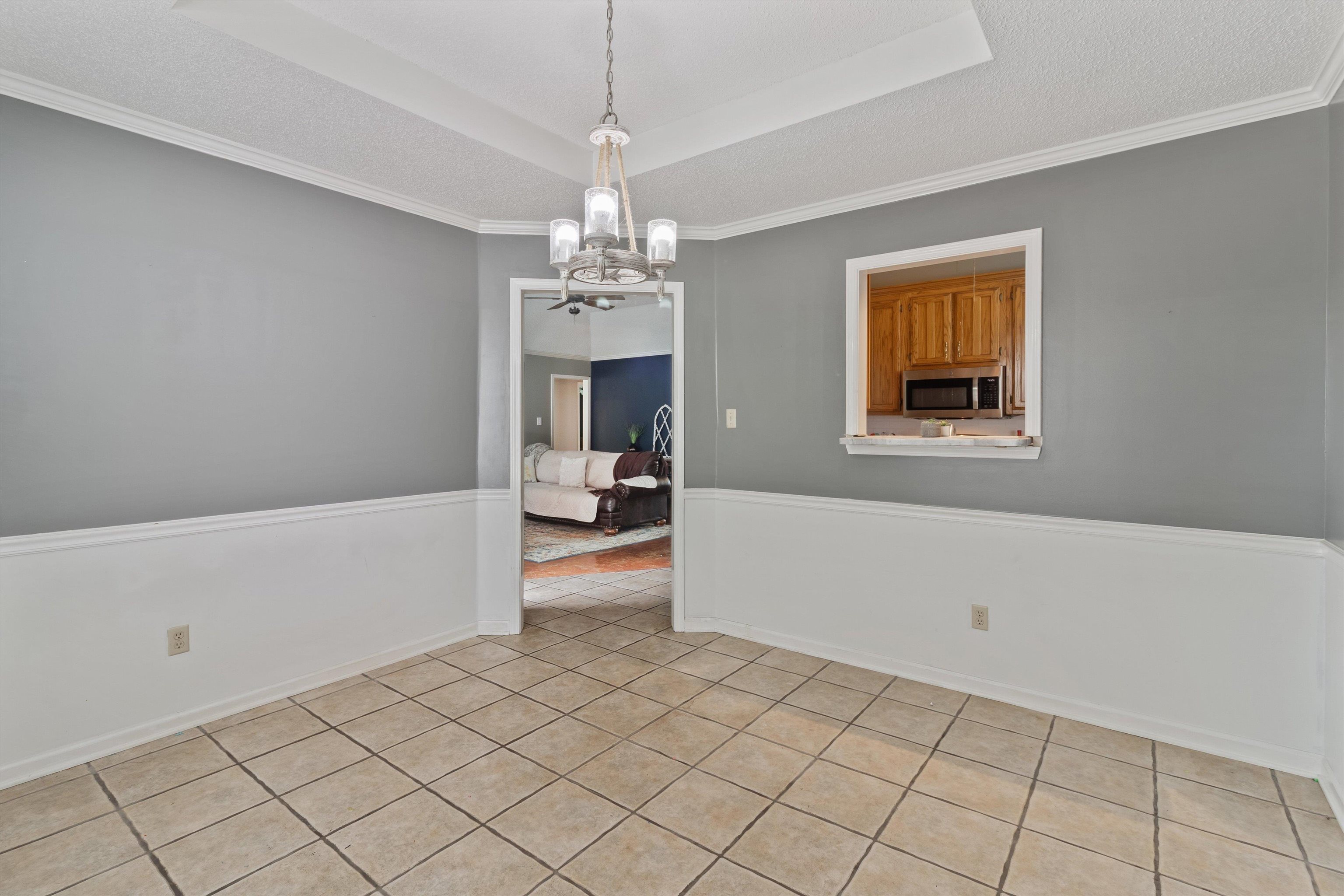 6712 Booth Forrest Drive Bartlett, TN 38135 - Photo 10 of 27 a view of a livingroom with a furniture wooden floor and windows