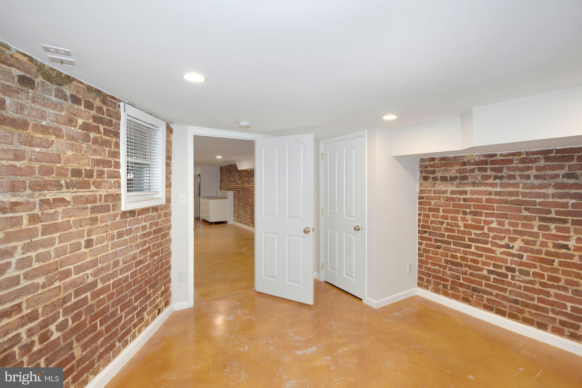 2721 Ontario Road Northwest, Unit B Washington, DC 20009 - Photo 17 of 21 Bedroom
