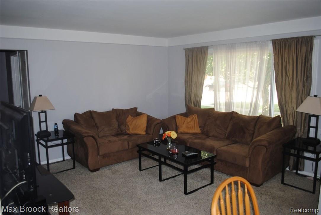 8855 Henry Ruff Road Livonia, MI 48150 - Photo 6 of 17 LIVING ROOM1.jpg