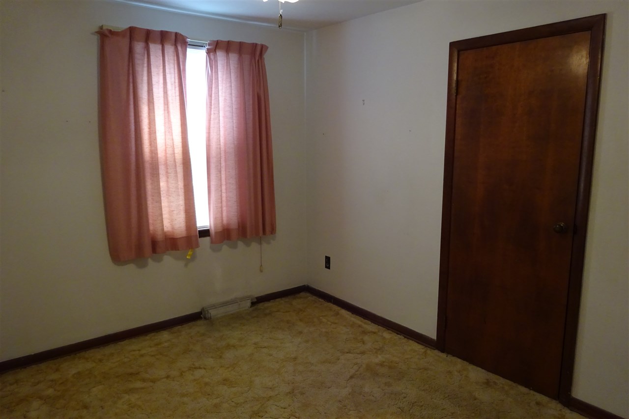2103 Wolfs Point Drive Rochester, IN 46975 - Photo 11 of 15