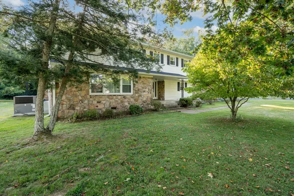 $399,900 | 307 Golf Club Lane, Tullahoma, TN 37388