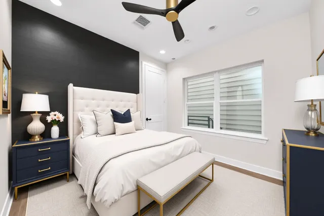 $549,999 | 1603 Sylvester Road, Houston, TX 77009