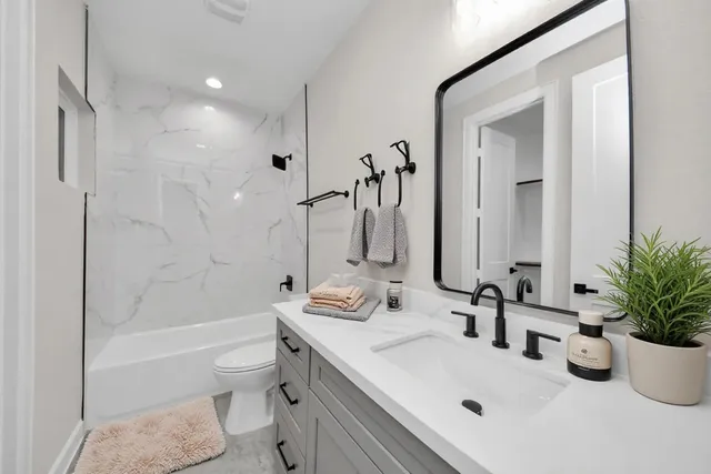 $549,999 | 1603 Sylvester Road, Houston, TX 77009