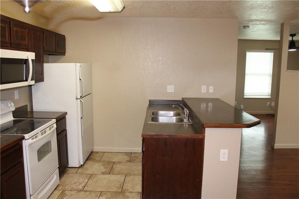 405 East Jackson Street Pittsburg, KS 66762 - Photo 3 of 21