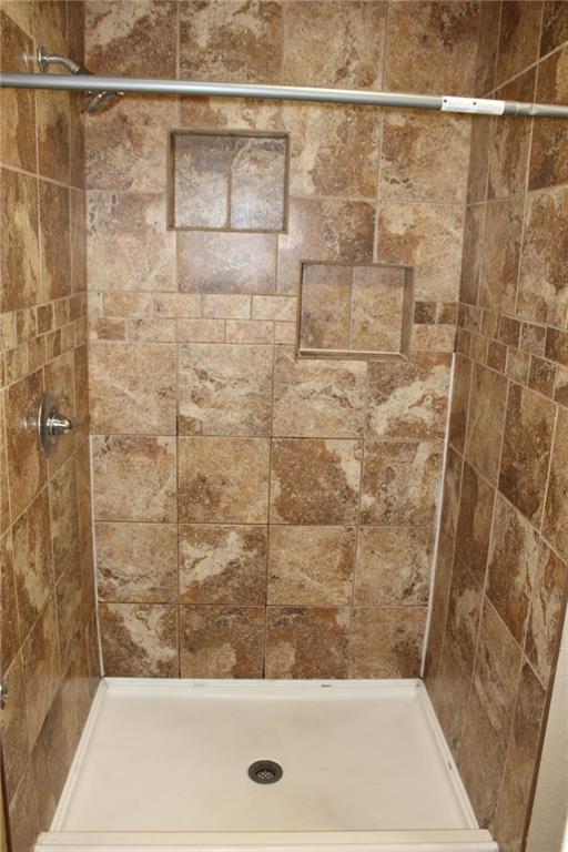 405 East Jackson Street Pittsburg, KS 66762 - Photo 8 of 21