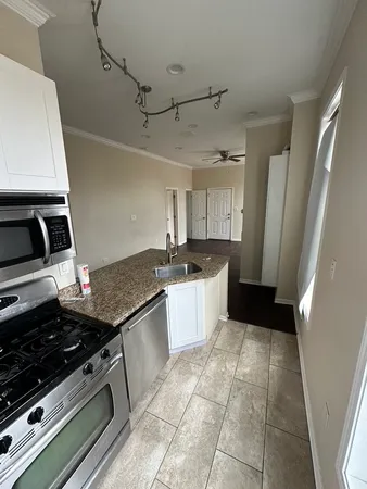 $1,400 | 321 West 24th Street, Unit 3R, Chicago, IL 60616