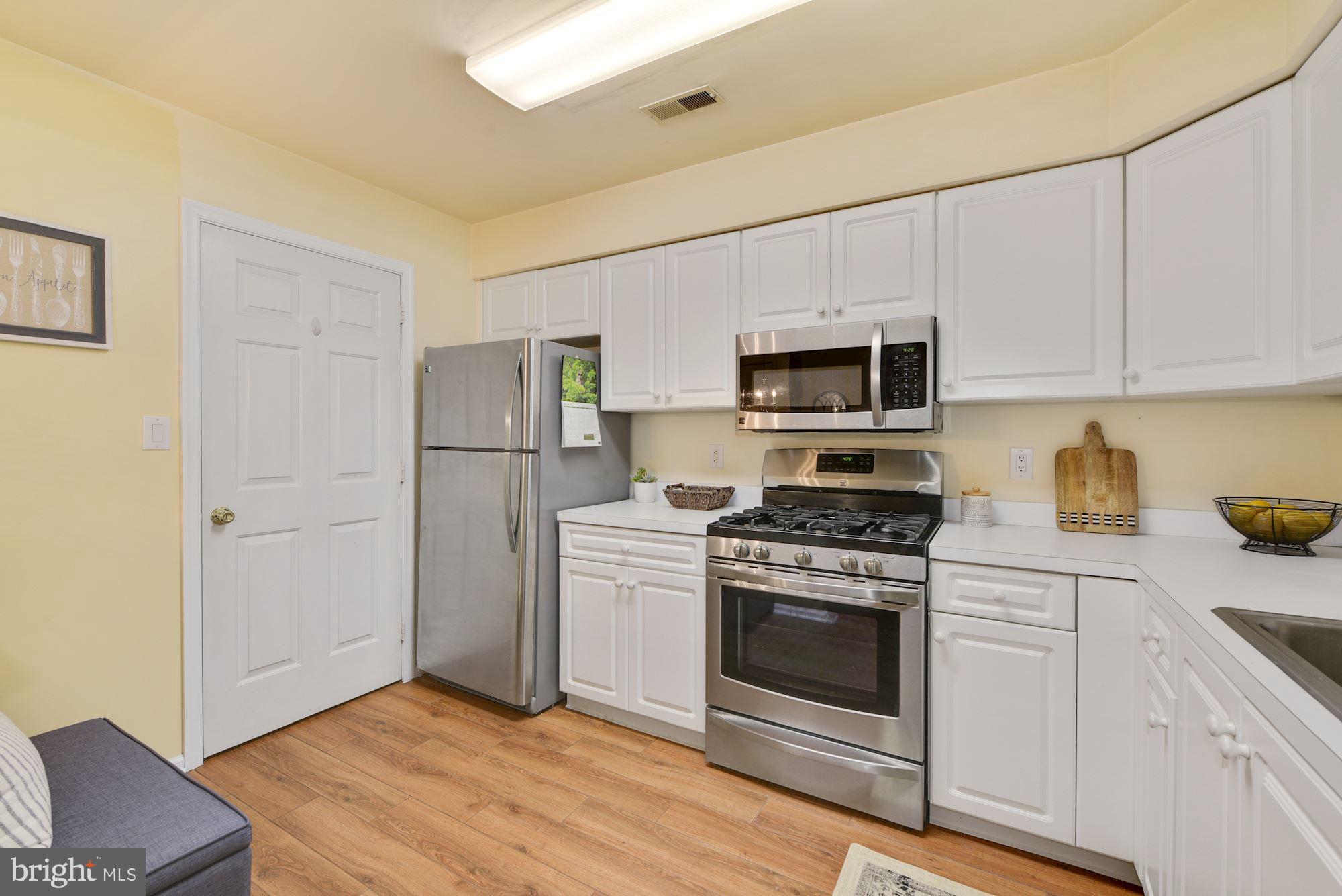 1402 Stokes Road Mount Laurel, NJ 08054 - Photo 13 of 25 Kitchen