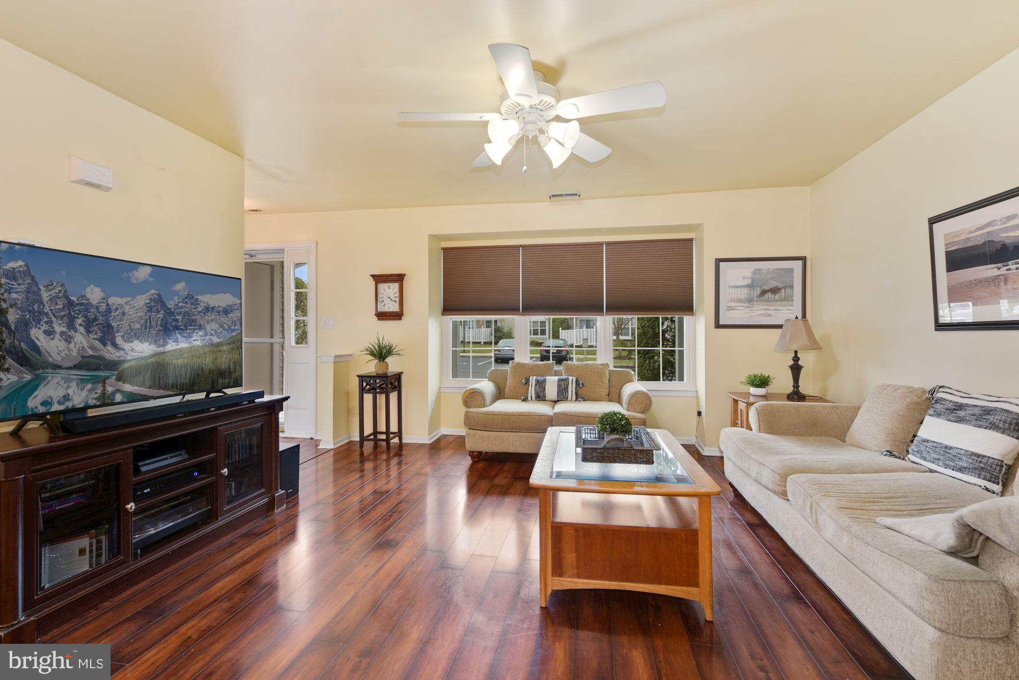 1402 Stokes Road Mount Laurel, NJ 08054 - Photo 5 of 25 Living Room
