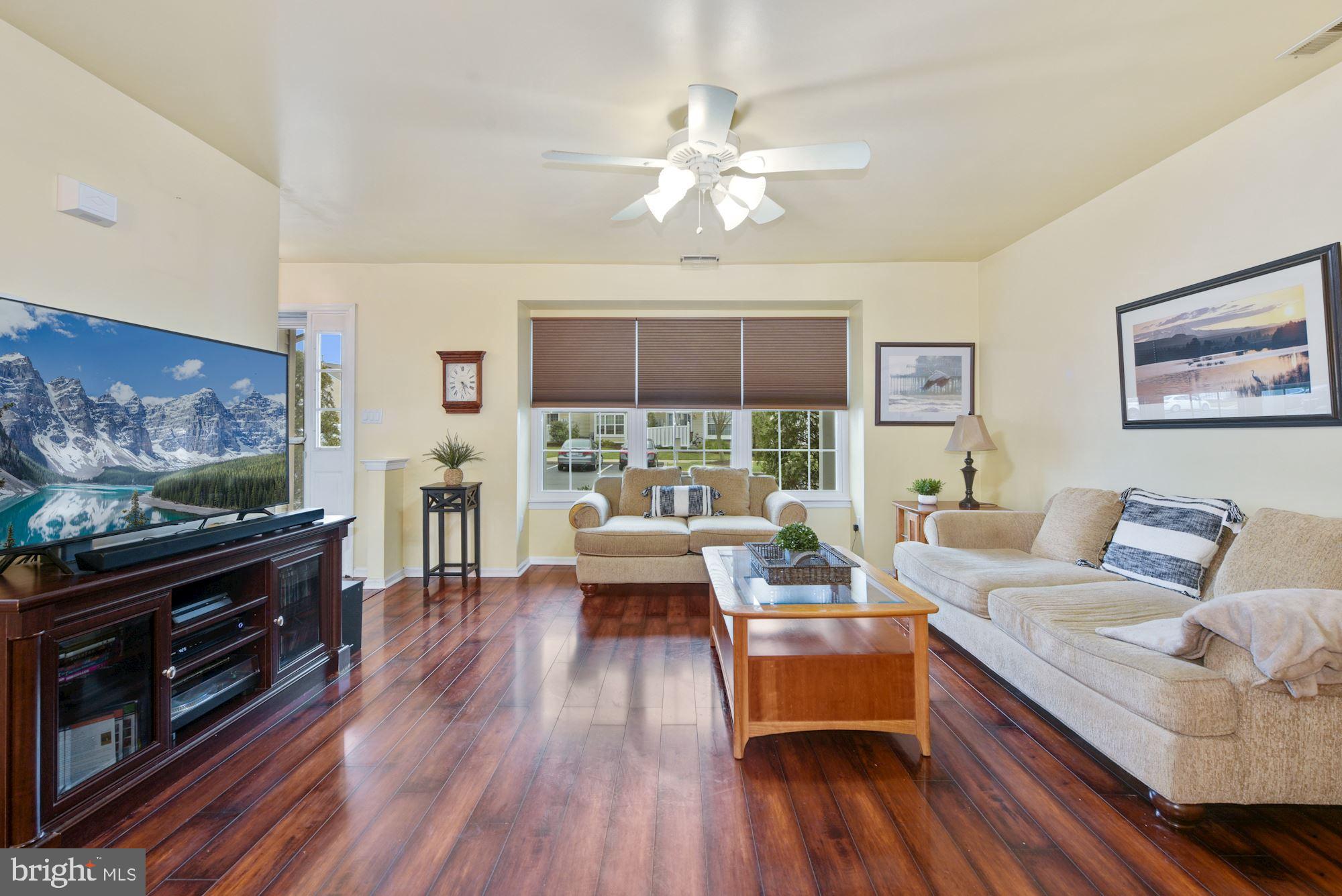 1402 Stokes Road Mount Laurel, NJ 08054 - Photo 6 of 25 Living Room