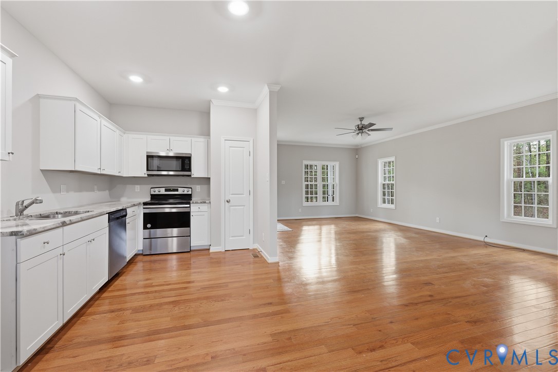 7501 Military Road Amelia Court House, VA 23002 - Photo 12 of 29 New range and frig in the Kitchen