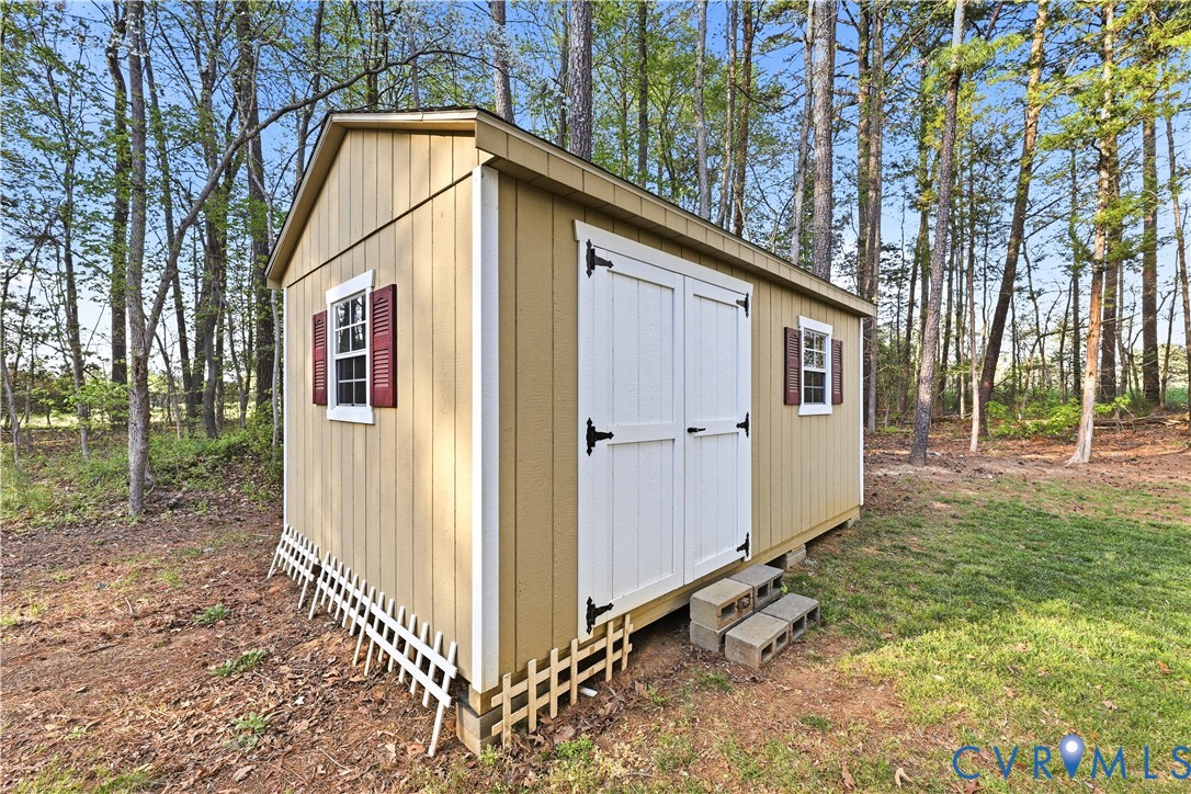7501 Military Road Amelia Court House, VA 23002 - Photo 6 of 29 Great storage!