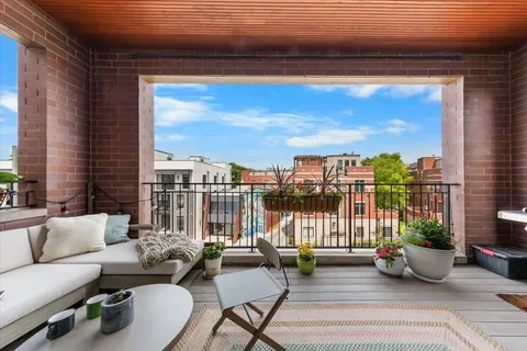 $685,000 | 5008 North Lincoln Avenue, Unit 3S, Chicago, IL 60625