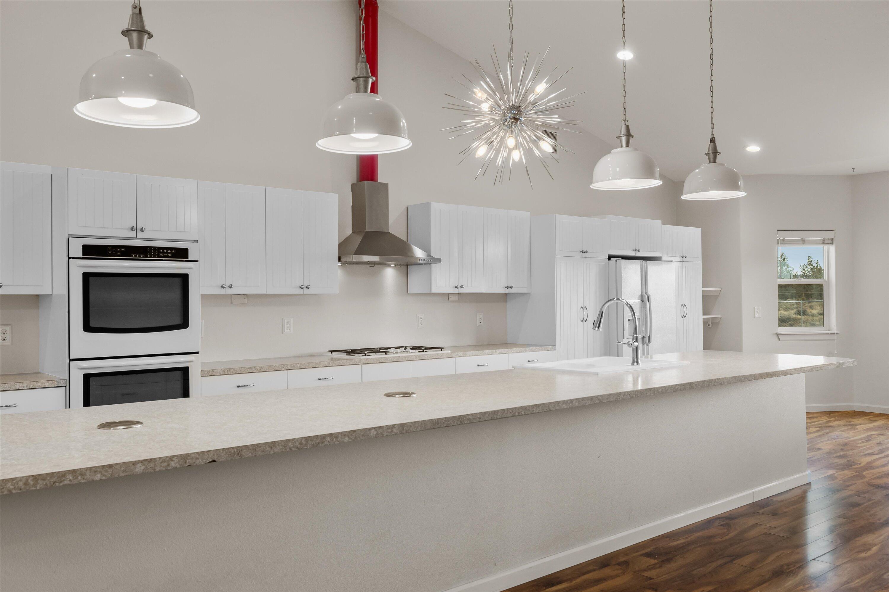 63042 Deschutes Road Bend, OR 97701 - Photo 13 of 58 Kitchen