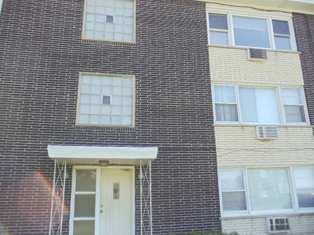 7531 Roberts Road, Unit 3B Bridgeview, IL 60455 - Photo 2 of 15