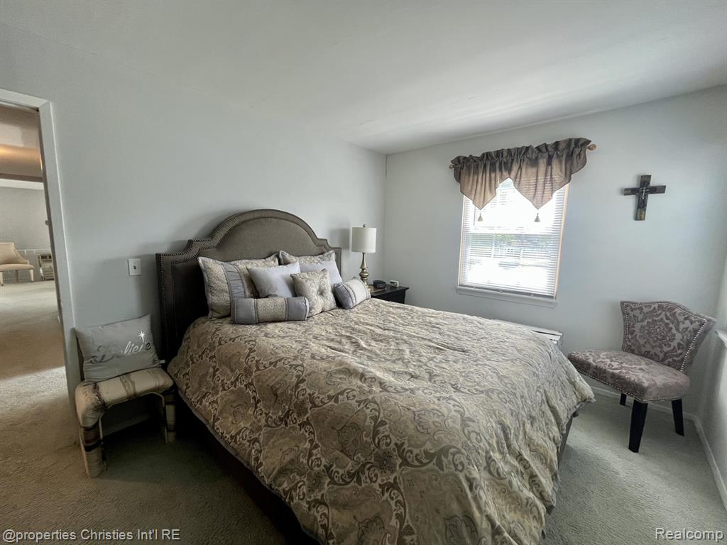 23672 North Rockledge Novi, MI 48375 - Photo 13 of 22