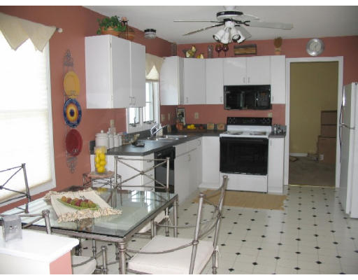 164 Winterset Drive Springfield, MA 01129 - Photo 3 of 4 Gallery Image 3