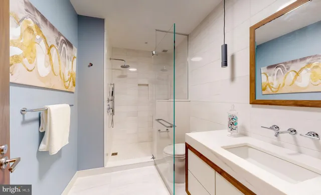 $2,999,999 | 300 International Drive, Unit 2501, Baltimore, MD 21202