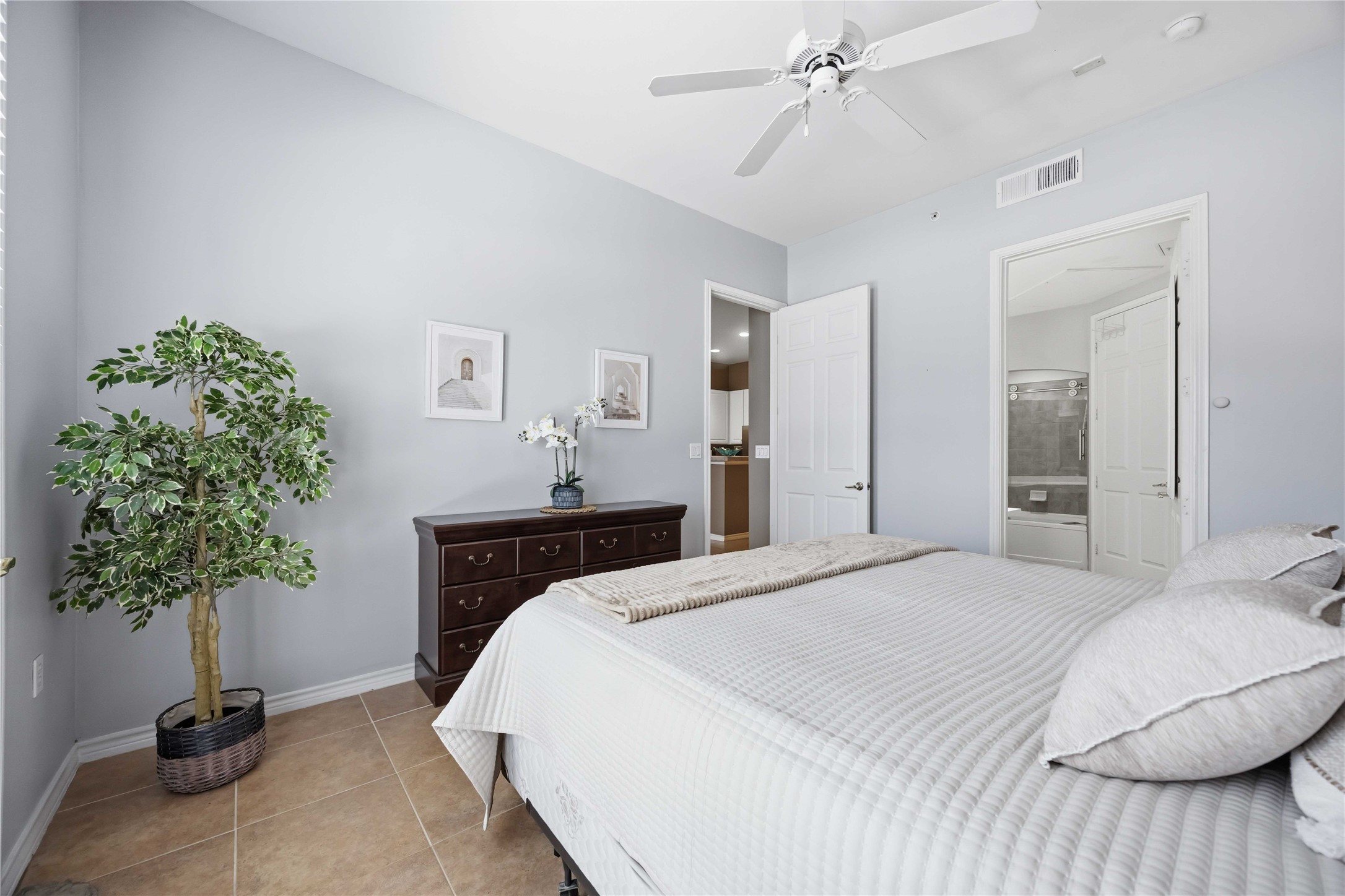 2400 McCue Road, Unit 252 Houston, TX 77056 - Photo 20 of 30