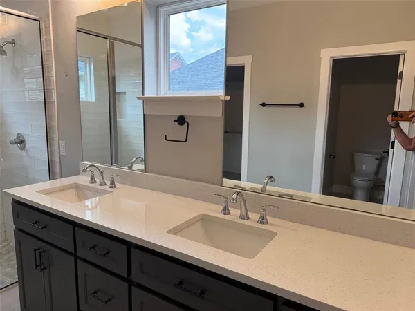 $1,975 | 502 Sonoma Court, Sherman, TX 75092