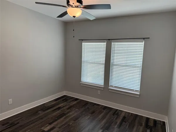 $1,975 | 502 Sonoma Court, Sherman, TX 75092