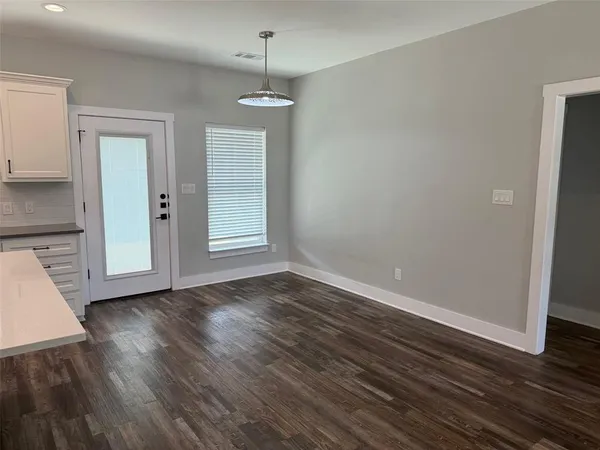 $1,975 | 502 Sonoma Court, Sherman, TX 75092