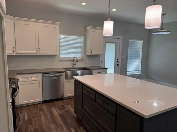 $1,975 | 502 Sonoma Court, Sherman, TX 75092