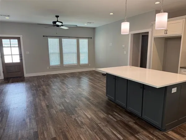 $1,975 | 502 Sonoma Court, Sherman, TX 75092